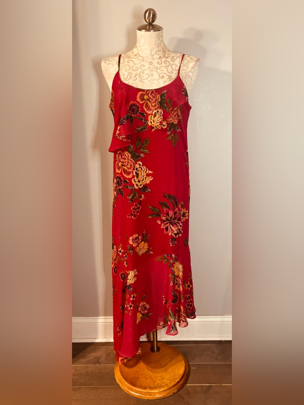 Xhilaration Asymmetrical
Pink Floral Maxi Dress Size Medium
